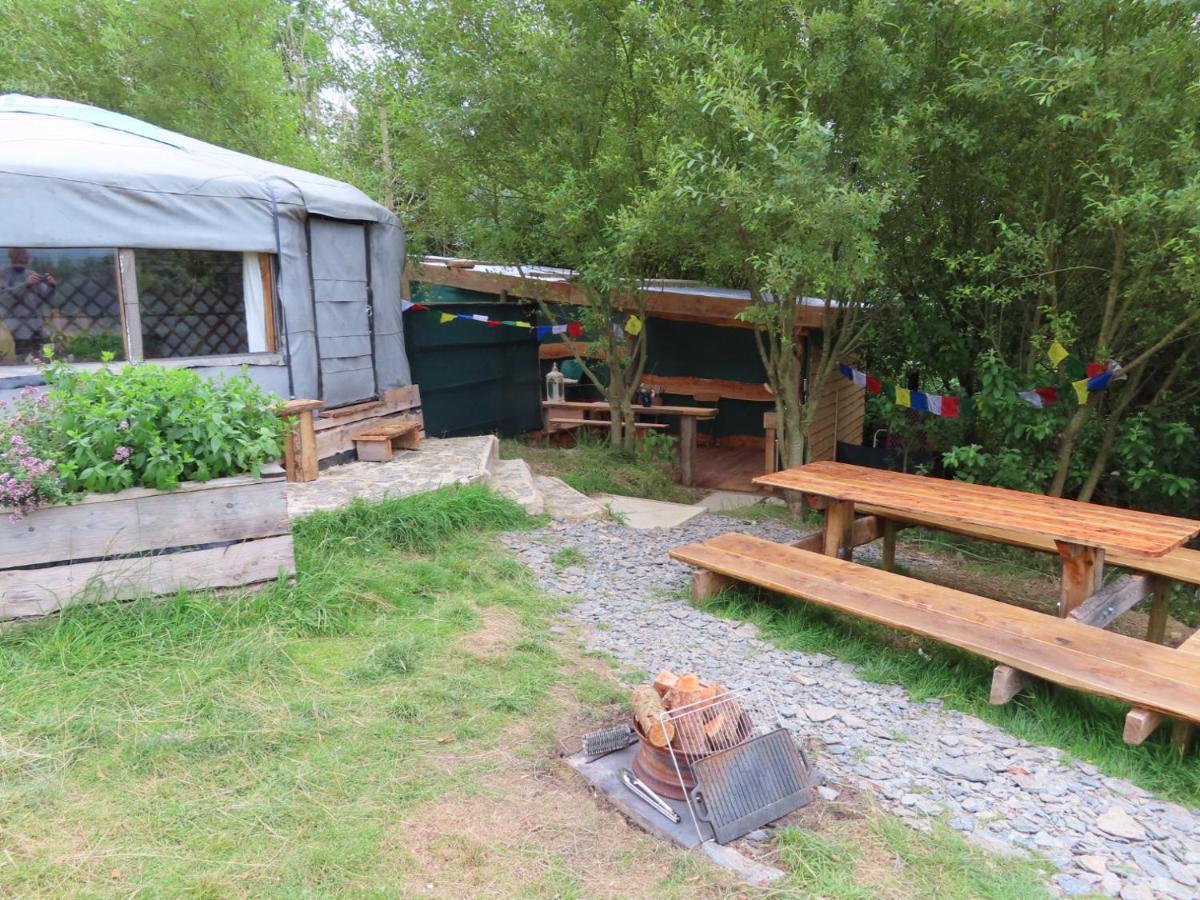 Fire Yurt Hotel Machynlleth Exterior photo